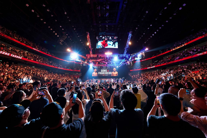 彩经网-“拳”力撬动！UFC如何成为澳门“体育之城”的新引擎|格斗|娱乐|UFC格斗之夜|MMA|石铭_新浪体育_新浪新闻